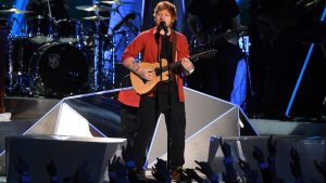 Penelitian Mengungkapkan Bahwa Orang Suka Mendengarkan Lagu Ed Sheeran Sebelum Tidur